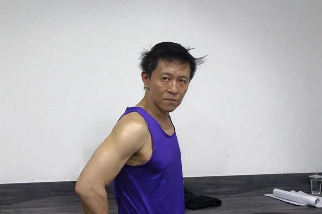 死亡多日无人察觉已发臭王菲前经纪人悼念pg电子中文模拟器台湾男星陈光前家中(图7)