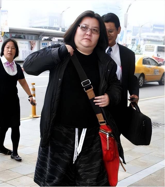 死亡多日无人察觉已发臭王菲前经纪人悼念pg电子中文模拟器台湾男星陈光前家中(图8)